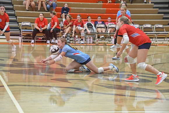 260901_Vball 26-27_161