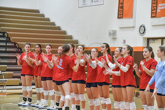 260901_Vball 26-27_14