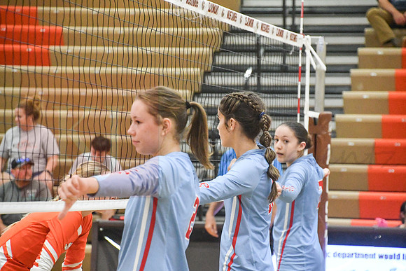 260901_Vball 26-27_120