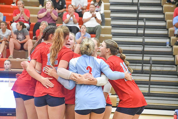 260901_Vball 26-27_43