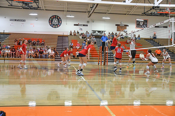 260901_Vball 26-27_66