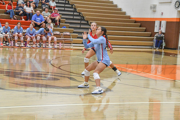 260901_Vball 26-27_10
