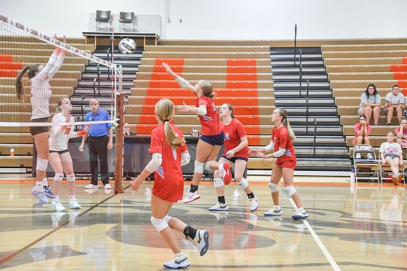 260901_Vball 26-27_268