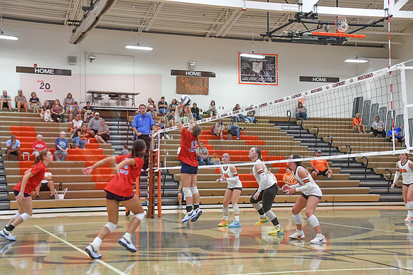 260901_Vball 26-27_5