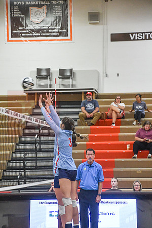 260901_Vball 26-27_26