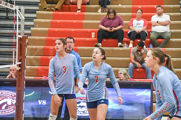 260901_Vball 26-27_254
