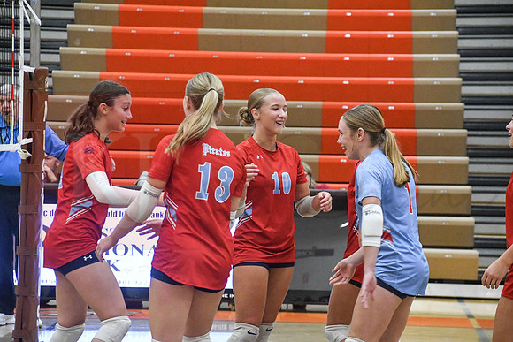 260901_Vball 26-27_45